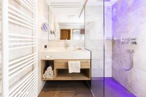 Baðherbergi á Hotel Garni Tirol
