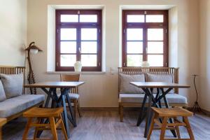 Ein Sitzbereich in der Unterkunft Mare Monte Luxury Suites