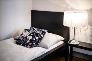 Postel nebo postele na pokoji v ubytování Silvie Apartments - Zlaté Terasy