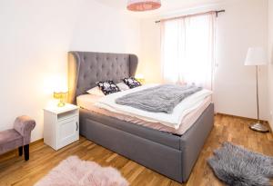 Postel nebo postele na pokoji v ubytování Silvie Apartments - Zlaté Terasy