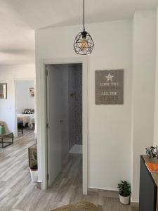 Zdjęcie z galerii obiektu Pedregalejo Beach House w Maladze