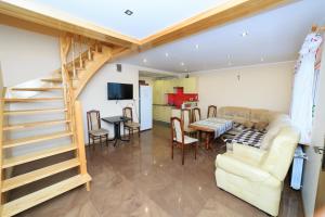 Posedenie v ubytovaní Cichy Zakątek - Sauna Jacuzzi SPA RELAX SOLINA BIESZCZADY