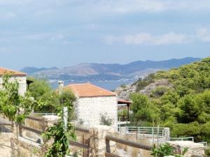 A general mountain view or a mountain view taken from the holiday home