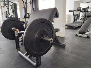 The fitness centre and/or fitness facilities at Hotel Rockaway