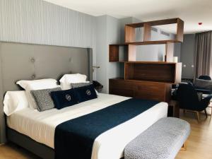 Posteľ alebo postele v izbe v ubytovaní Hotel Lima - Adults Recommended