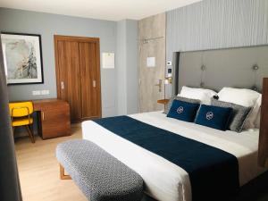 Posteľ alebo postele v izbe v ubytovaní Hotel Lima - Adults Recommended