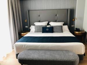 Posteľ alebo postele v izbe v ubytovaní Hotel Lima - Adults Recommended