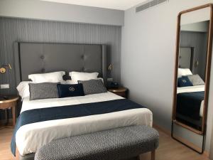 Posteľ alebo postele v izbe v ubytovaní Hotel Lima - Adults Recommended