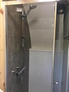 Garden Cottage Glamping Pod的一间浴室