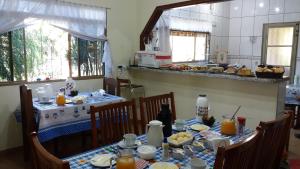Comida na hospedagem domiciliar ou em algum lugar perto