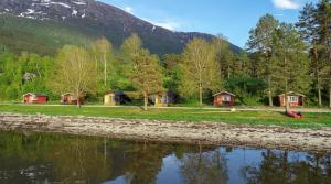 Gallery image of FUGELVÅGEN, cabins and glamping 