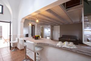 A seating area at Guglielmo Tell Suite