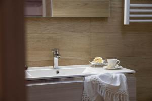 A bathroom at Guglielmo Tell Suite