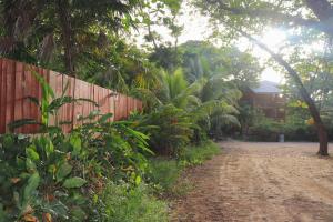 Giardino di Hotel Posada Seremein ,West Bay ,Roatan