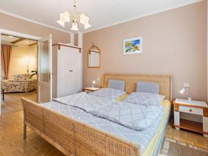 Postel nebo postele na pokoji v ubytování Holiday Home Zierow near Baltic Sea Beach