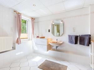 Koupelna v ubytování Holiday Home Zierow near Baltic Sea Beach