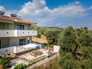 Φωτογραφία από το άλμπουμ του Olive Maison σε Αστρίς