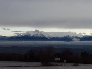 デニズリにあるHaciely Thermal Otelの雪山群(霧の道)の眺望