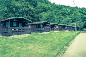山林小屋所在的建築