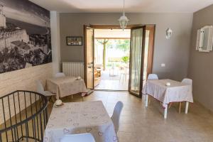 Posedenie v ubytovaní Villa Saraceni