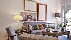 Ein Sitzbereich in der Unterkunft BizFlats Garden House