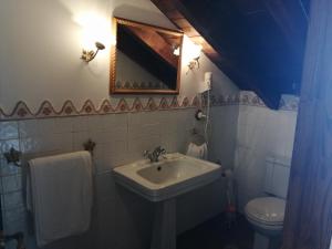 A bathroom at Posada El Jardin de Angela Még 37 kép