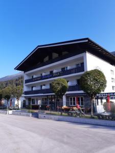 Gallery image of Gasthof Venedigerblick in Neukirchen am Großvenediger