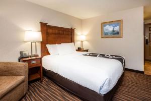 Postel nebo postele na pokoji v ubytování La Quinta Inn by Wyndham Bend