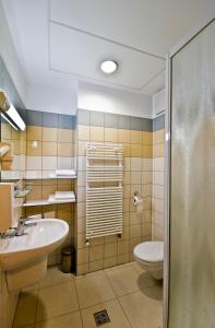 Koupelna v ubytování Hotel Kerpely