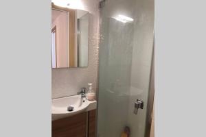 Koupelna v ubytování Playa de Gandia 1ere ligne El Galeon + 20 fotografií