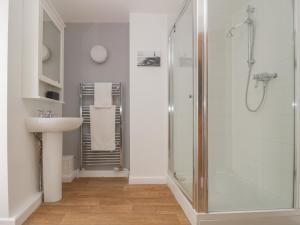 Et badeværelse på Spring Rose Cottage + 30 billeder