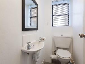 Un baño de Intrepid 13 fantastic unit with stunning water views