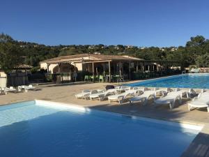 Imagen de la galería de Appartement 2 pièces Pied dans l'eau, en Porto Vecchio