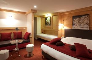 Posezení v ubytování Hotel Les Mélèzes