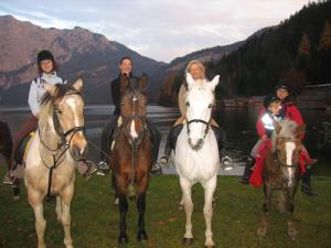 Horseback riding sa apartment o sa malapit