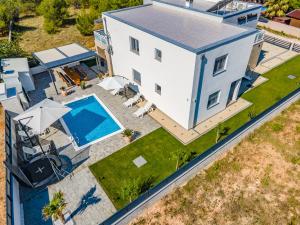Bazén v ubytování Villa Wiena nebo v jeho okolí