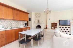 Kuchyň nebo kuchyňský kout v ubytování Villa Y sea view