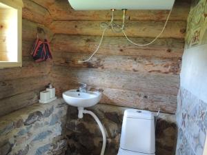 Vannituba majutusasutuses Suurekivi külalistemaja