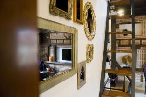 A television and/or entertainment centre at Espectacular apartamento junto a la Plaza Mayor by My Home in Salamanca