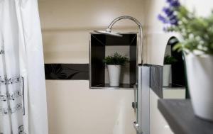 A bathroom at Espectacular apartamento junto a la Plaza Mayor by My Home in Salamanca