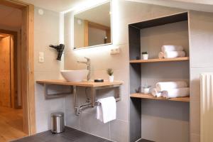 Mynd úr myndasafni af Ferienwohnung Sherin í Steeg +37 myndir
