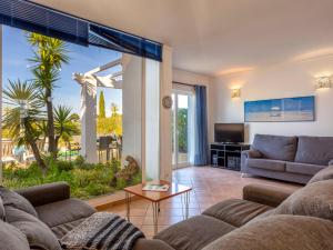 Et opholdsområde på Villa Villa Blue Ocean by Interhome