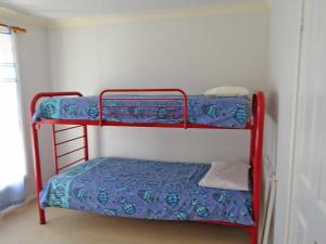 Krevet ili kreveti na sprat u jedinici u okviru objekta Mahi Mahi 2 3 bedroom between Shoal Bay and Little Beach