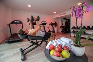 Fitness centrum a/nebo fitness zařízení v ubytování Hotel Lago Maggiore - Welcome!
