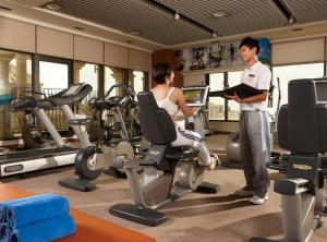 Fitness centrum a/nebo fitness zařízení v ubytování E-DA Royal Hotel