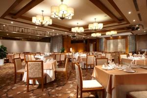 Restaurace v ubytování E-DA Royal Hotel