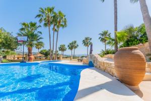 Cubos Villa Dos Reyes, Alhaurín de la Torre, Spain - Booking.com