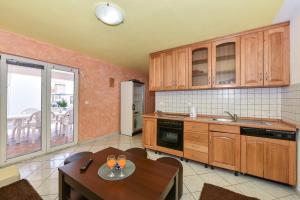Köök või kööginurk majutusasutuses Apartments Krepo