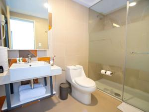 Ένα μπάνιο στο ibis Styles Lima Benavides Miraflores