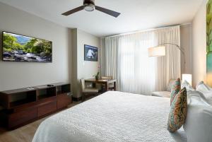 
Cama ou camas em um quarto em R Hotel Kingston
